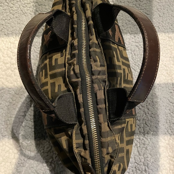 Fendi small bag SOLD - Picture 8 of 11